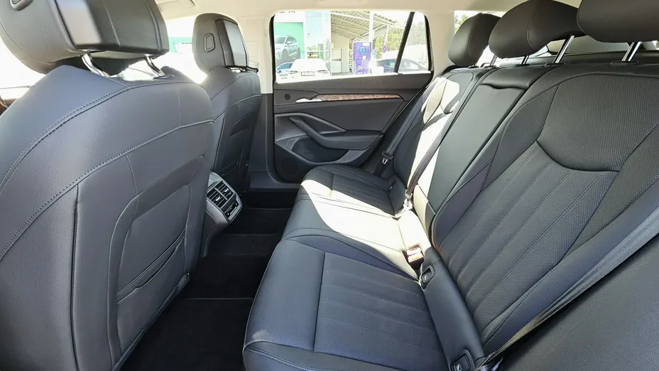 SKODA Superb -