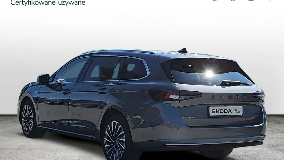 SKODA Superb -