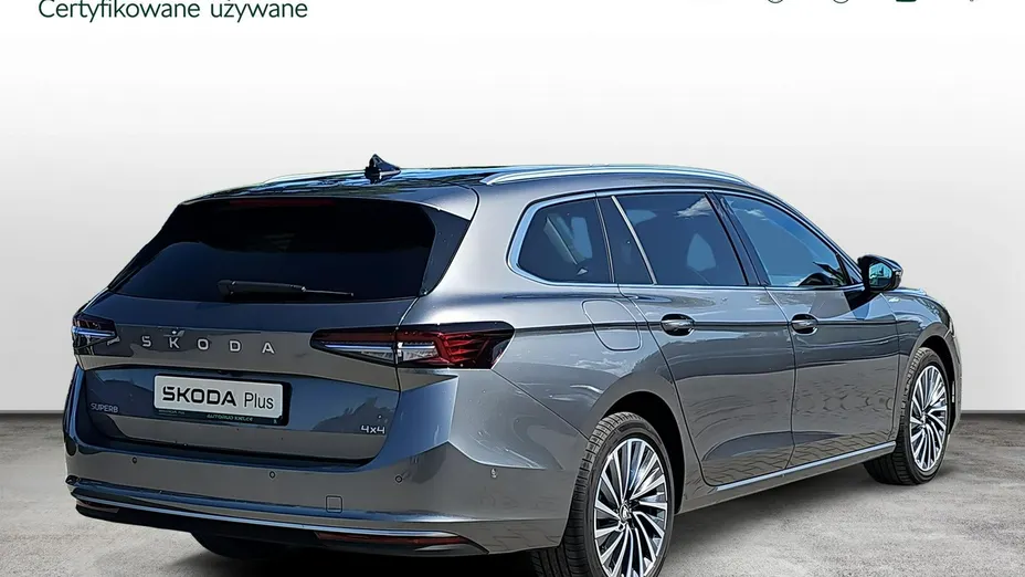 SKODA Superb -