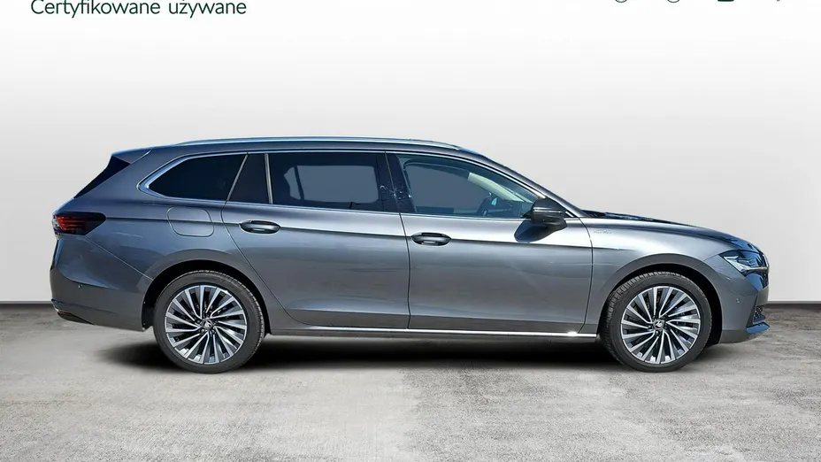 SKODA Superb -