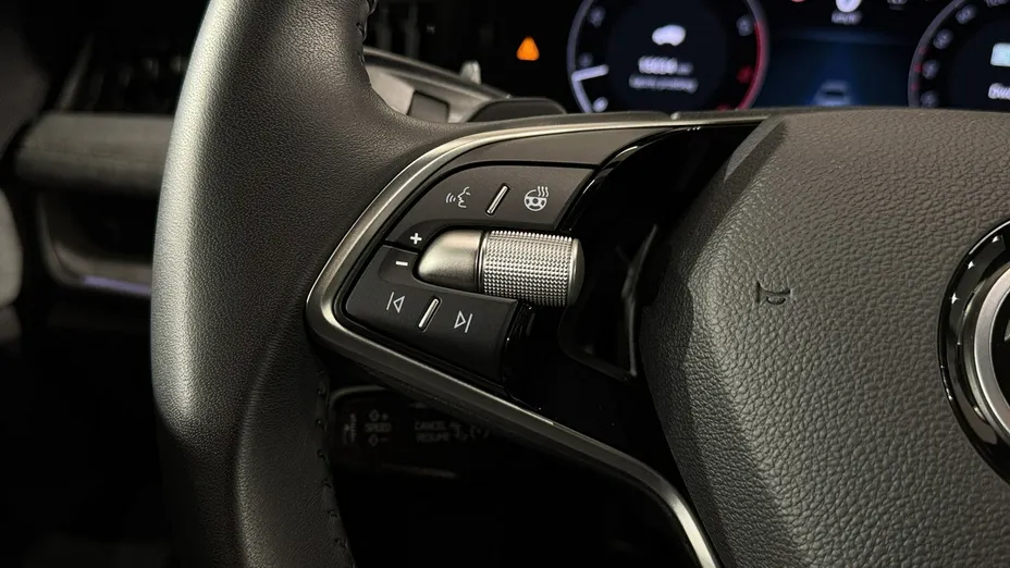 SKODA Superb -