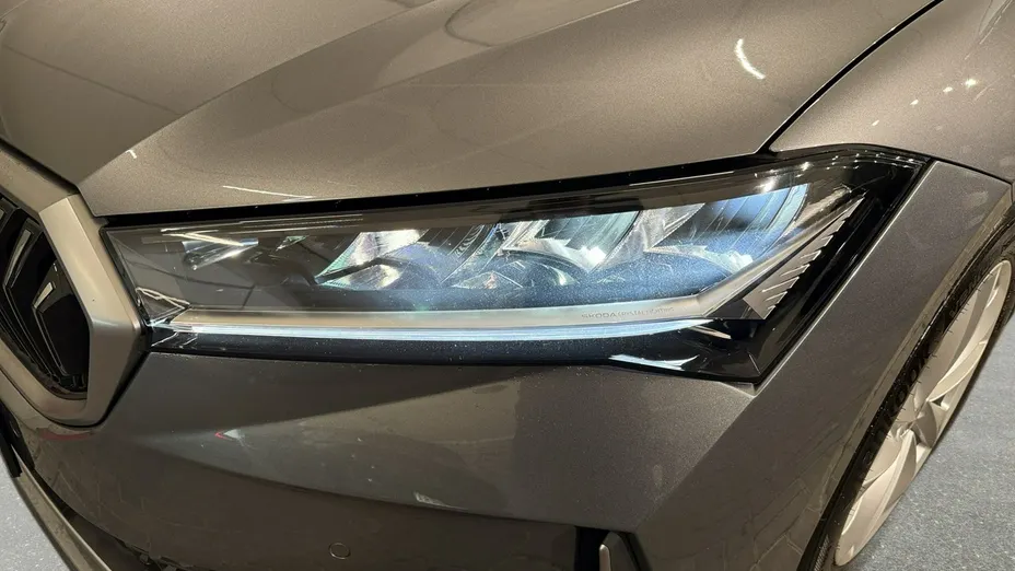 SKODA Superb -