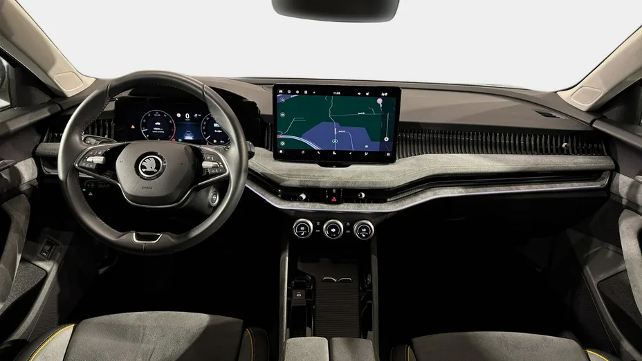 SKODA Superb -