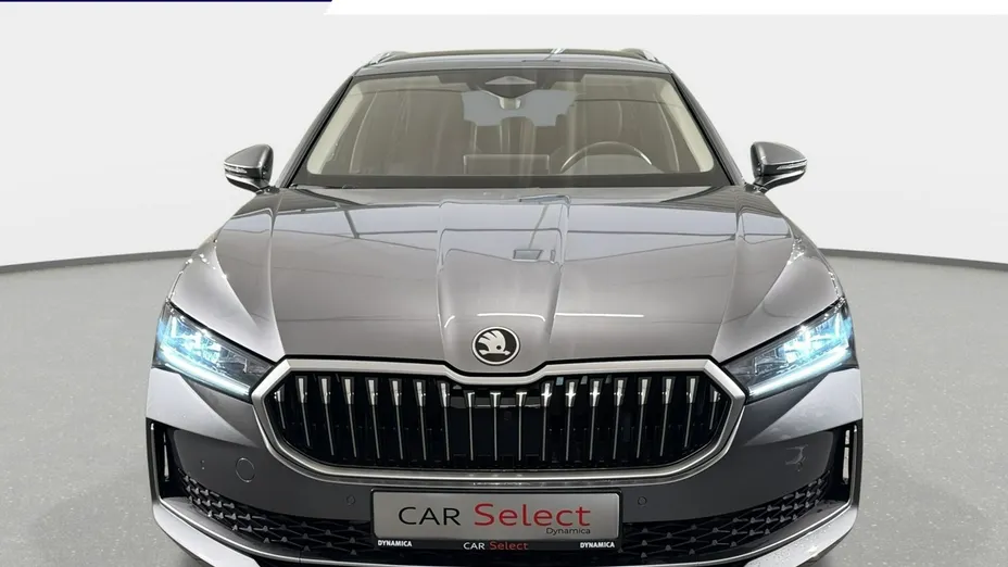 SKODA Superb -