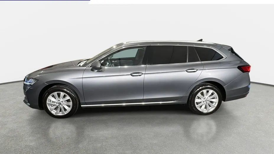 SKODA Superb -