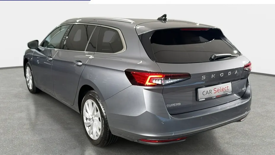 SKODA Superb -