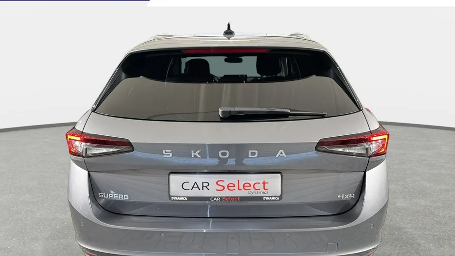 SKODA Superb -
