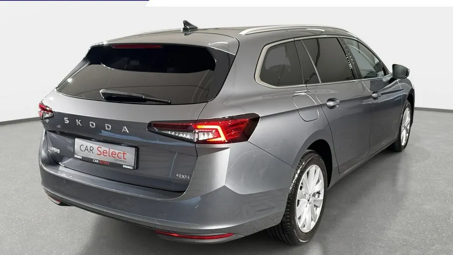 SKODA Superb -