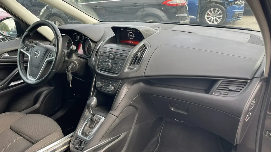 OPEL Zafira -