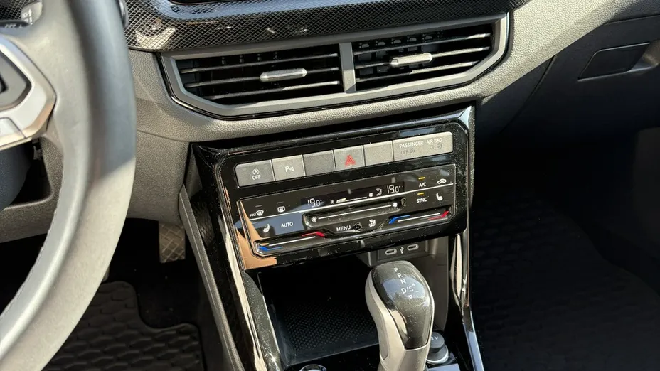 VOLKSWAGEN T-Cross -