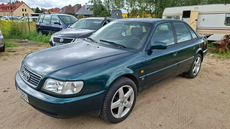 AUDI A6 -