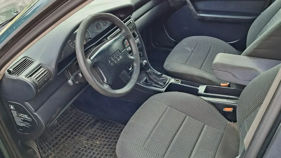 AUDI A6 -