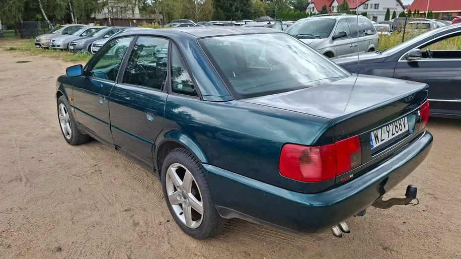 AUDI A6 -