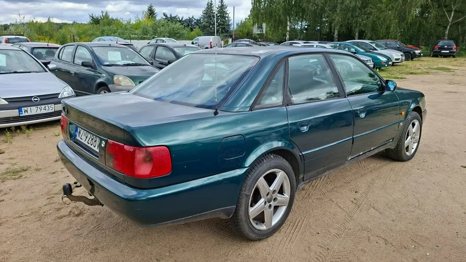 AUDI A6 -