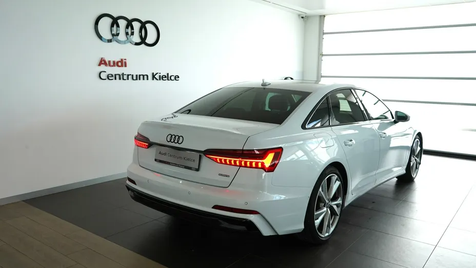 AUDI A6 -