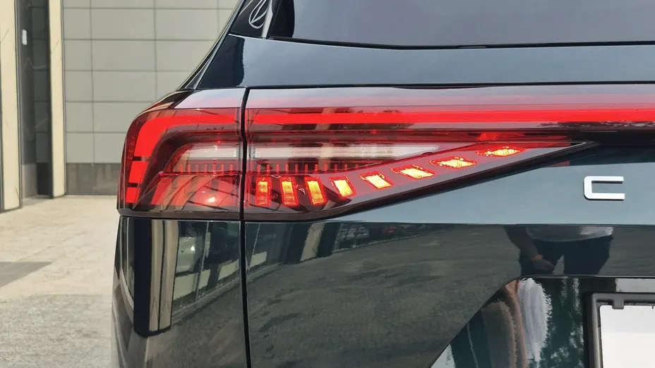 CHERY Tiggo 8 -