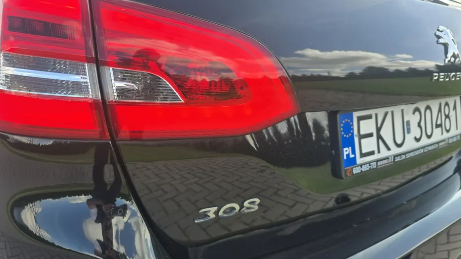 PEUGEOT 308 -