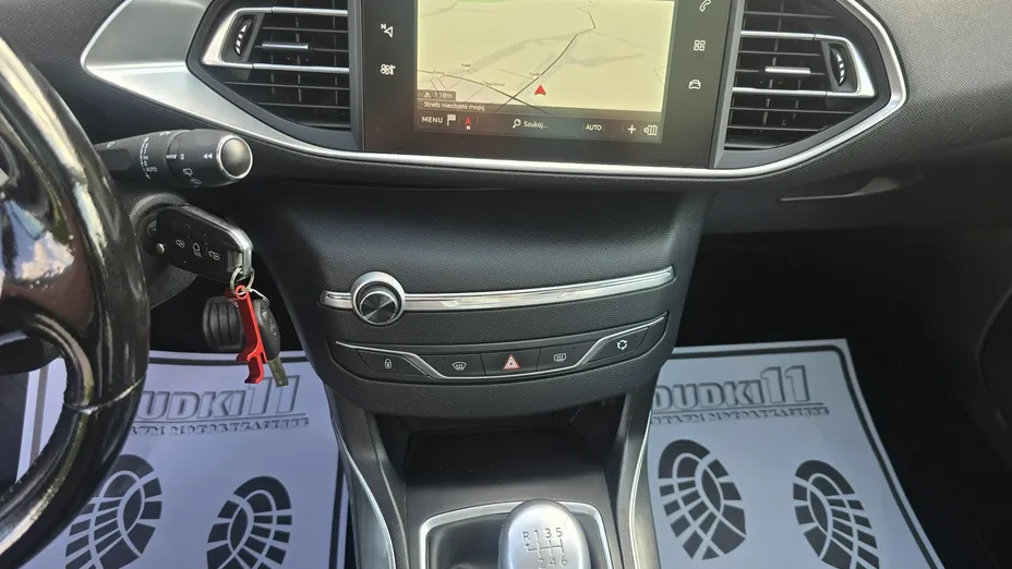 PEUGEOT 308 -