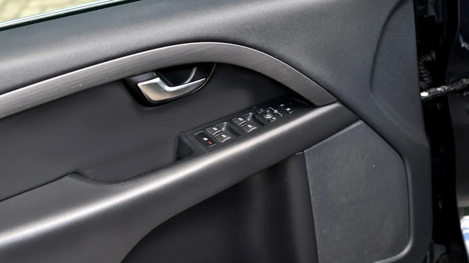 VOLVO V70 -
