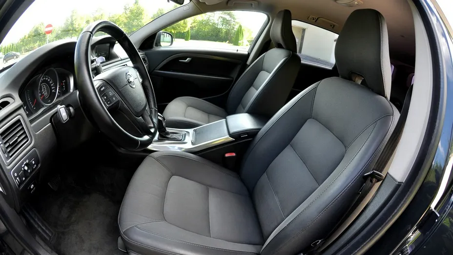 VOLVO V70 -