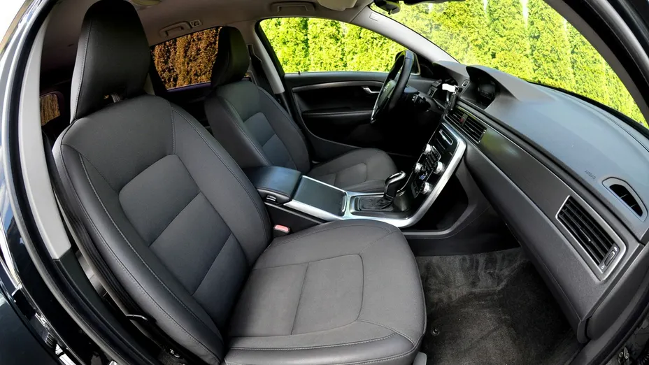 VOLVO V70 -