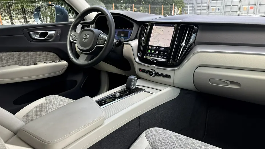 VOLVO XC60 -