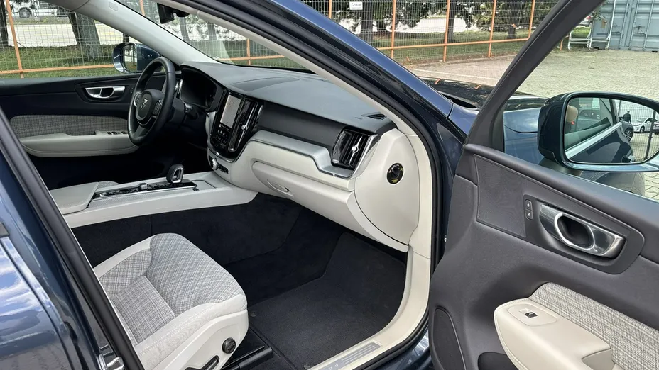 VOLVO XC60 -