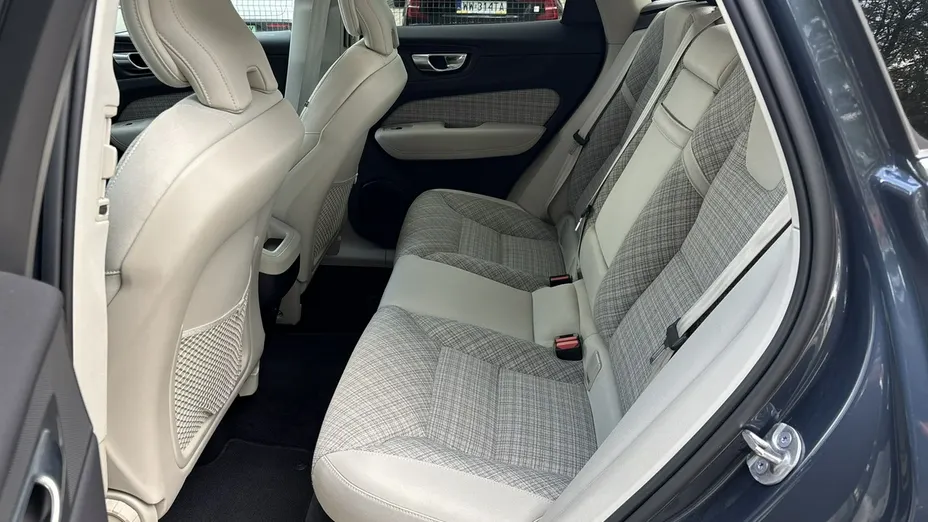 VOLVO XC60 -