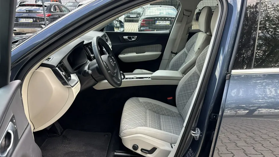 VOLVO XC60 -