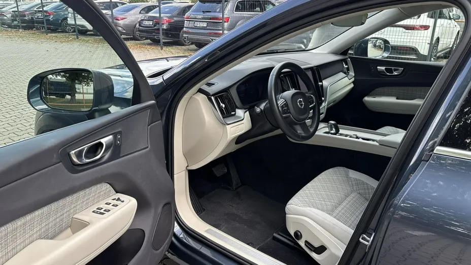 VOLVO XC60 -