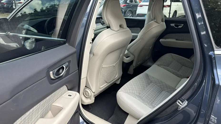 VOLVO XC60 -