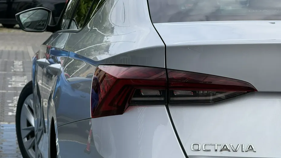 SKODA Octavia -