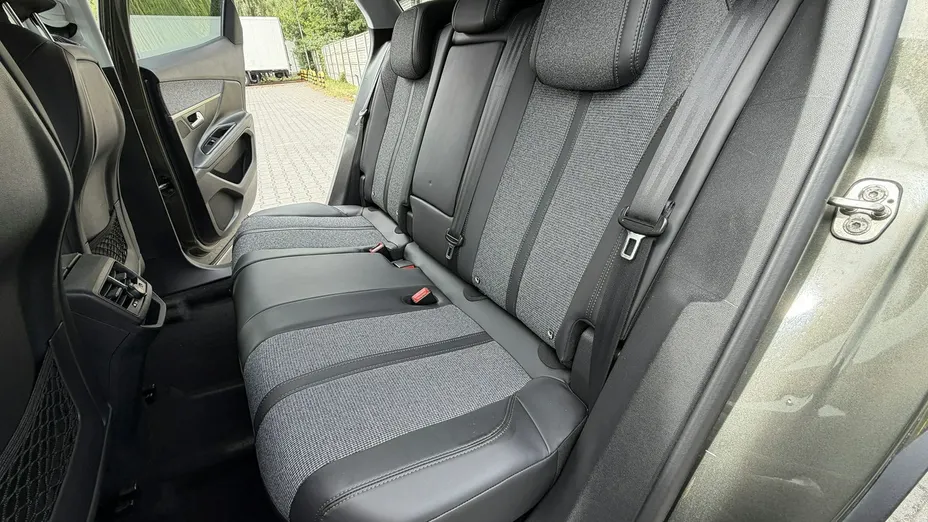 PEUGEOT 3008 -