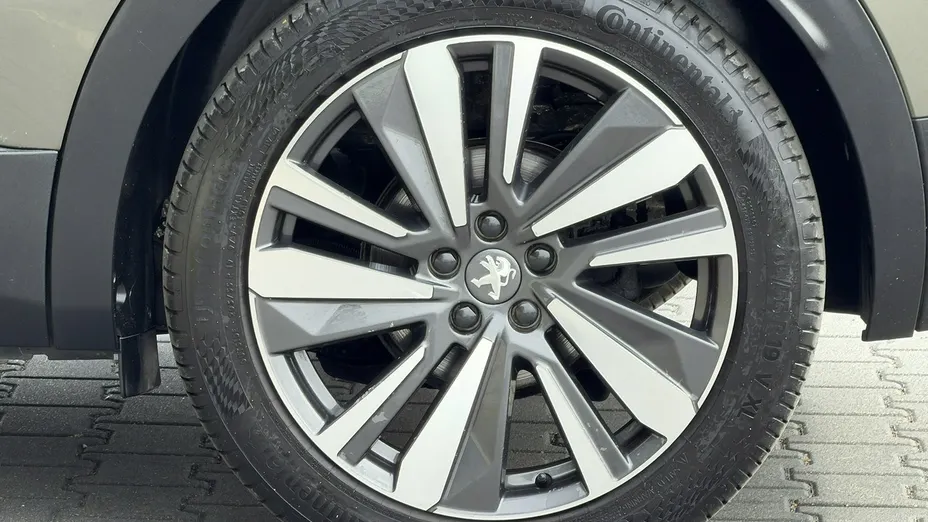 PEUGEOT 3008 -