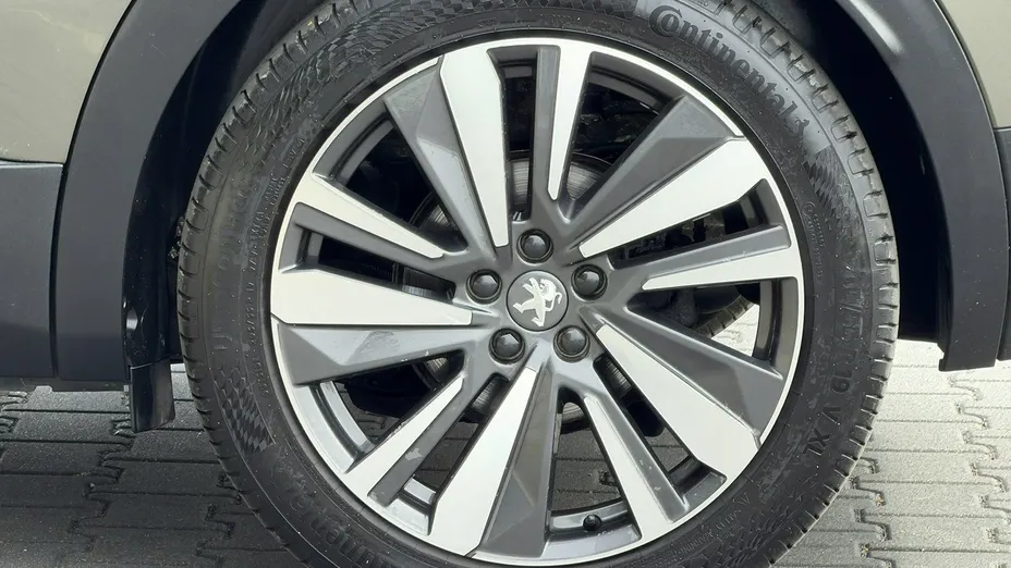 PEUGEOT 3008 -
