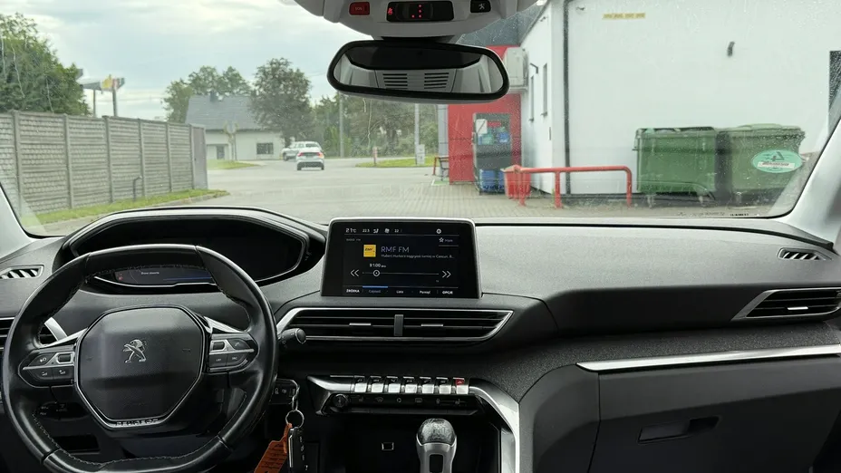 PEUGEOT 3008 -