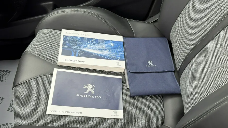 PEUGEOT 3008 -