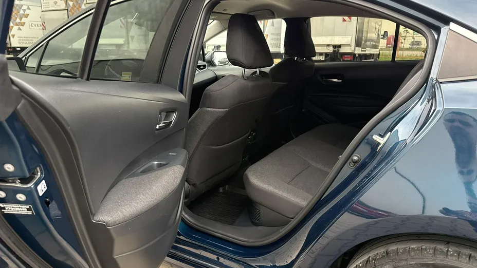 TOYOTA Corolla -
