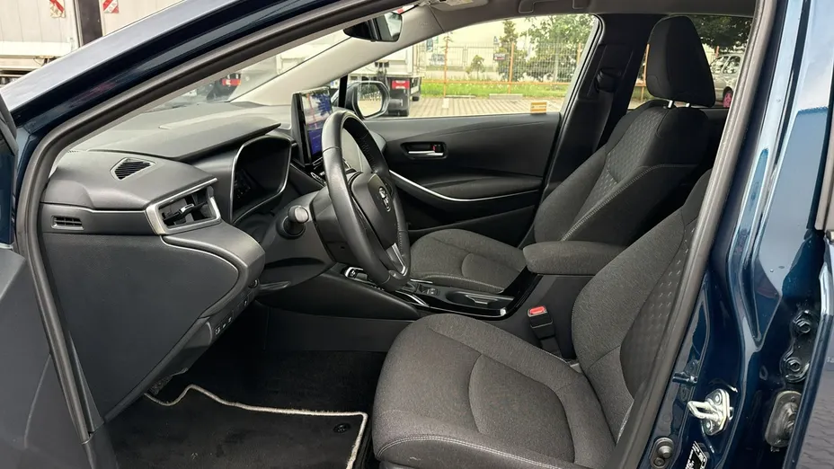 TOYOTA Corolla -