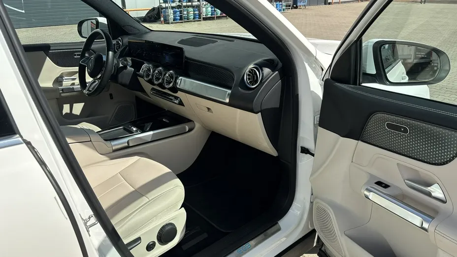 MERCEDES-BENZ EQB -