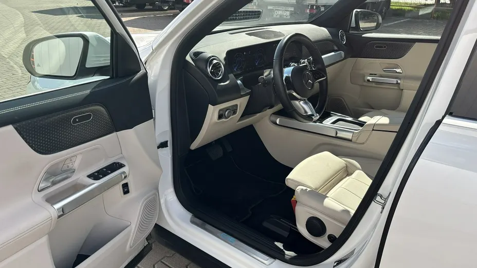 MERCEDES-BENZ EQB -