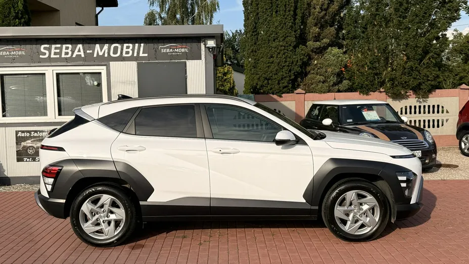 HYUNDAI Kona -