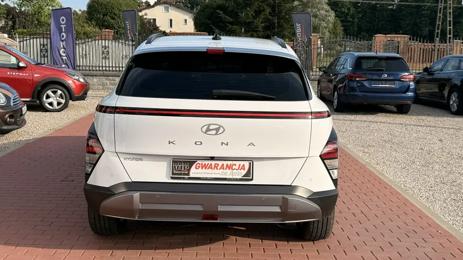 HYUNDAI Kona -