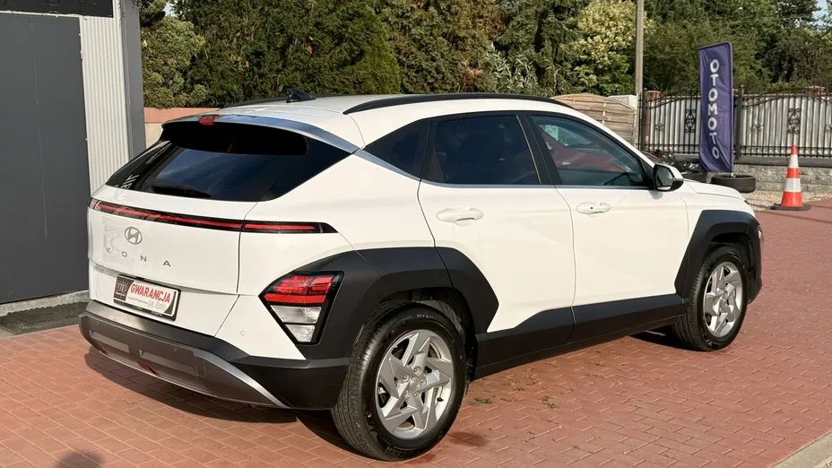 HYUNDAI Kona -