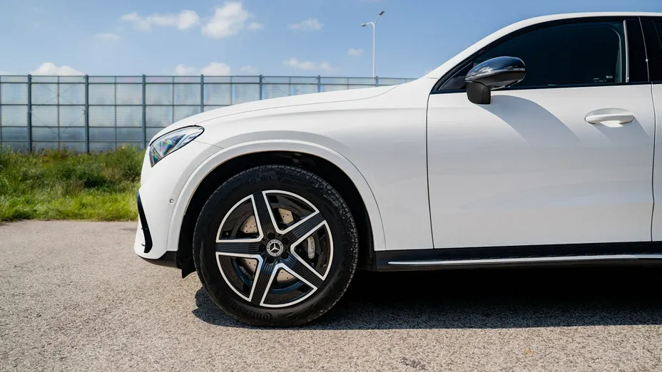 MERCEDES-BENZ GLC -