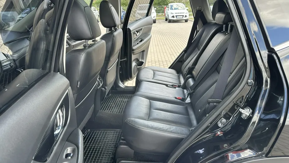 NISSAN X-Trail -