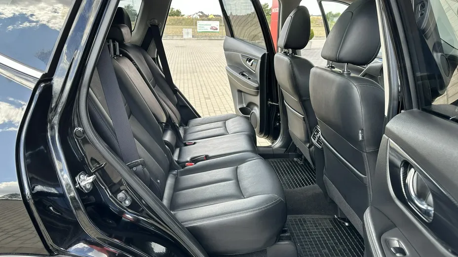 NISSAN X-Trail -