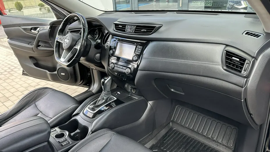 NISSAN X-Trail -