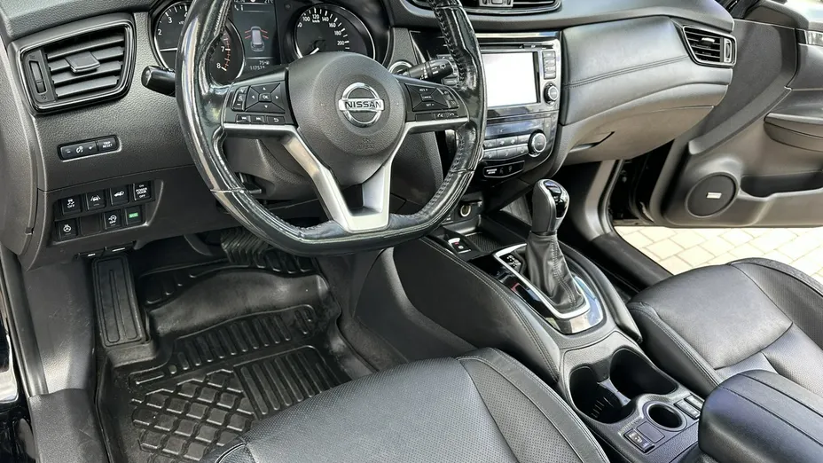 NISSAN X-Trail -