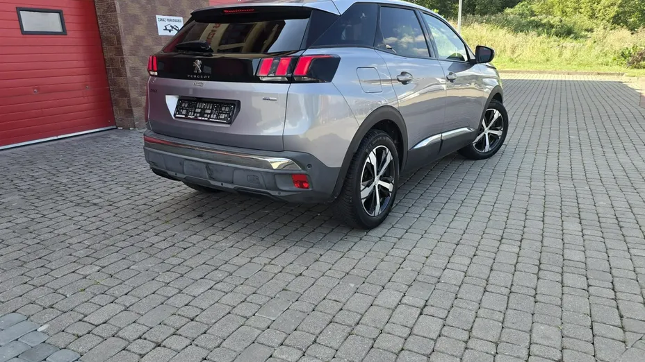 PEUGEOT 3008 -